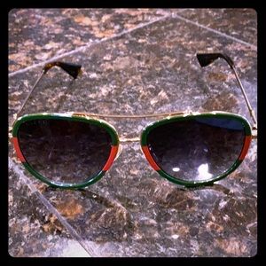 Gucci Aviator Sunglasses -LIKE NEW, worn twice!